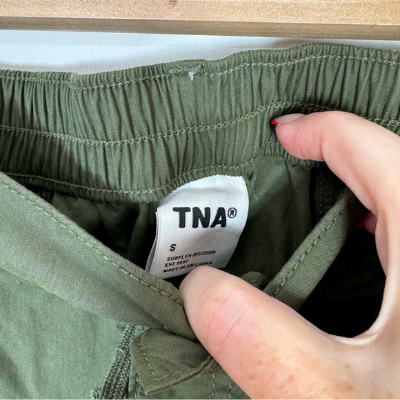 Aritzia TNA Explore Parachute Jogger Cargo Pants - Picture 7 of 10